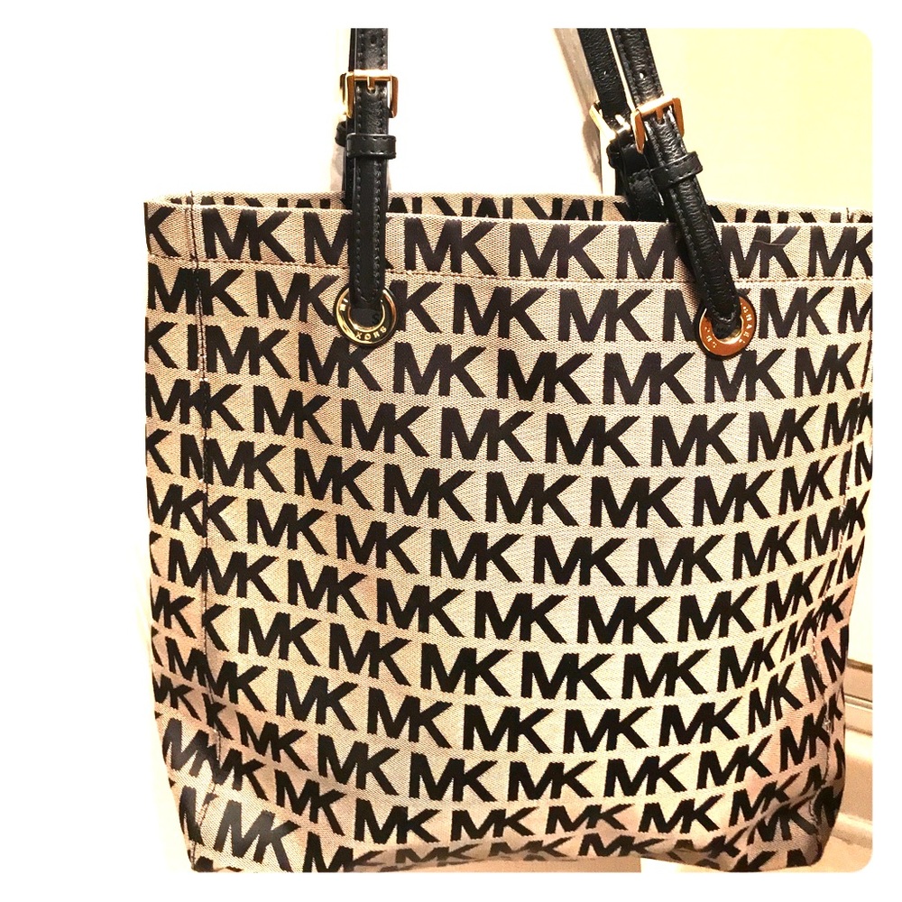 🎁Michael Kors🎁 Handbag!!